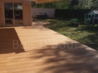 terrasse_bois_hevea_piscine_hors_sol